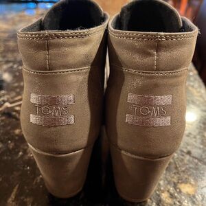 Tom’s ankle boats